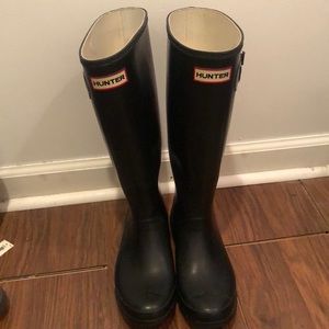 Hunter “Huntress” Wide Black Rain Boots Size 7